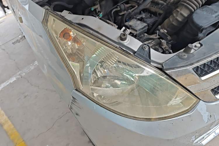 Used Wuling Rongguang V 2018 1.5L Standard Version Right Front Headlight