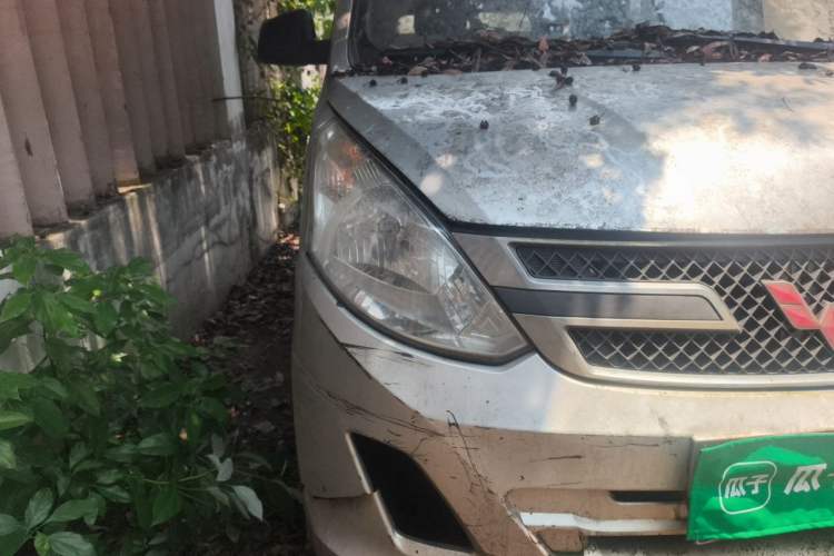 Used Wuling Rongguang V 2018 1.5L Practical Version Right Front Headlight
