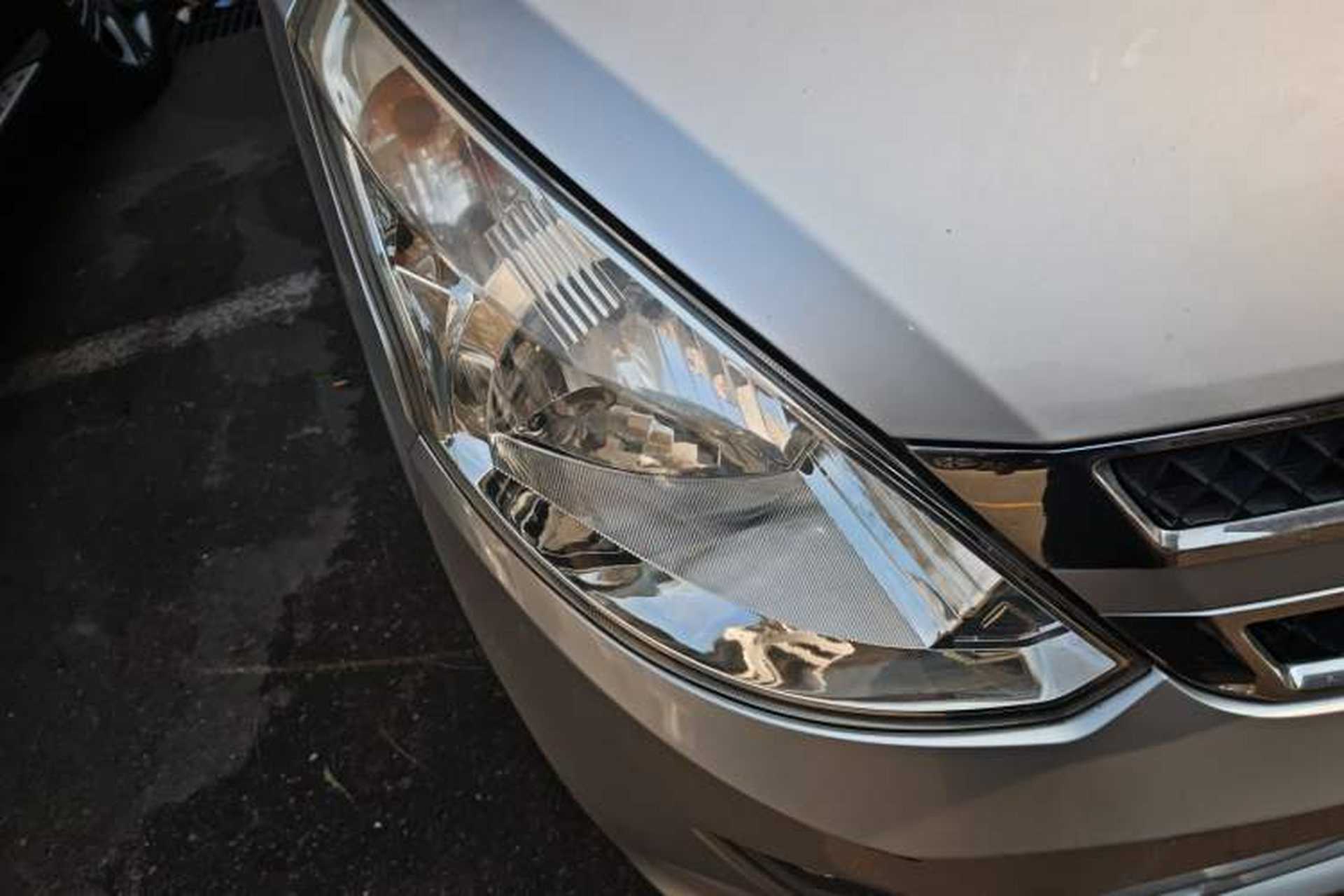 Used Wuling Rongguang V 2018 1.5L Standard Version Right Front Headlight