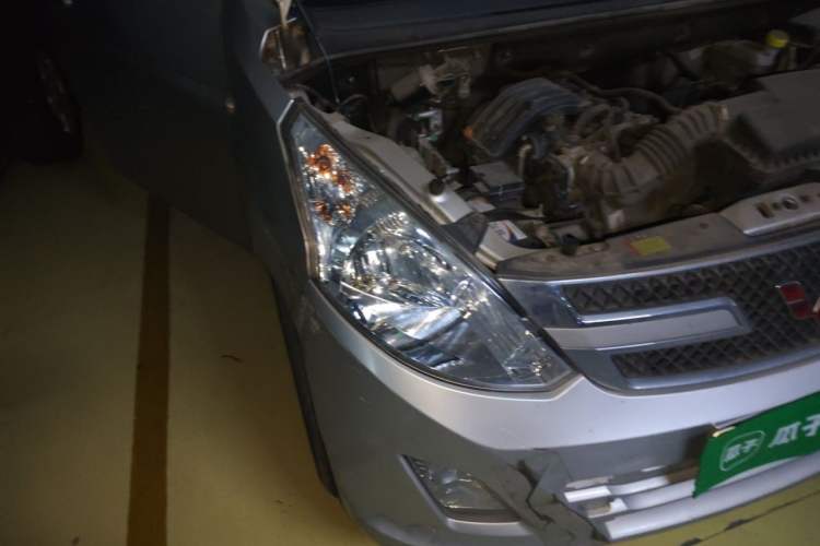 Used Wuling Rongguang V 2018 1.2L Standard Model Right Front Headlight