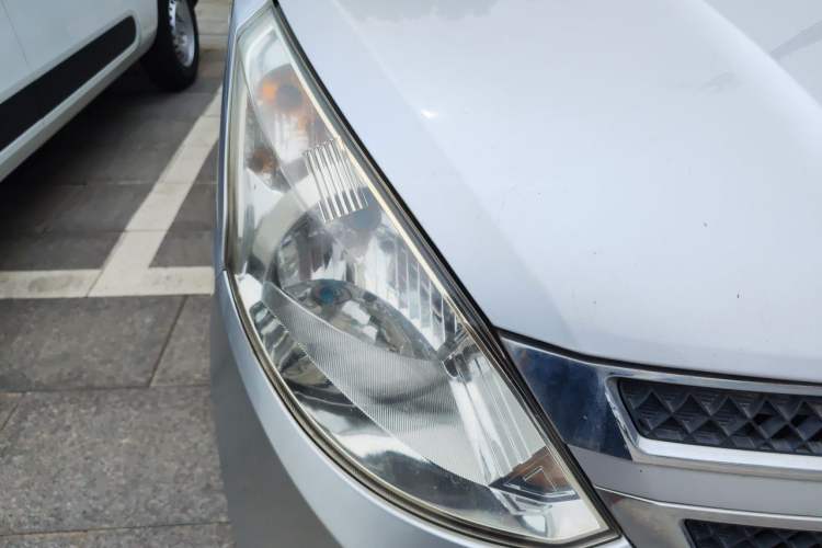 Used Wuling Rongguang V 2018 1.5L Standard Version Right Front Headlight
