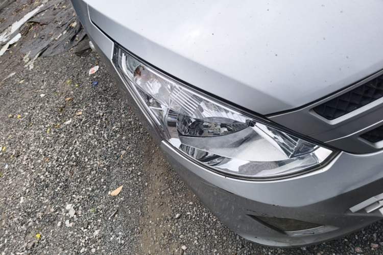 Used Wuling Rongguang V 2018 1.5L Practical Version Right Front Headlight