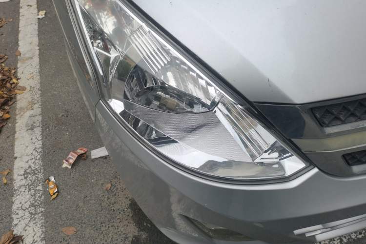 Used Wuling Rongguang V 2018 1.5L Standard Version Right Front Headlight