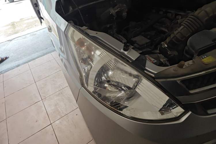 Used Wuling Rongguang V 2018 1.5L Standard Version Right Front Headlight