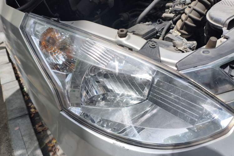 Used Wuling Rongguang V 2018 1.5L Standard Version Right Front Headlight