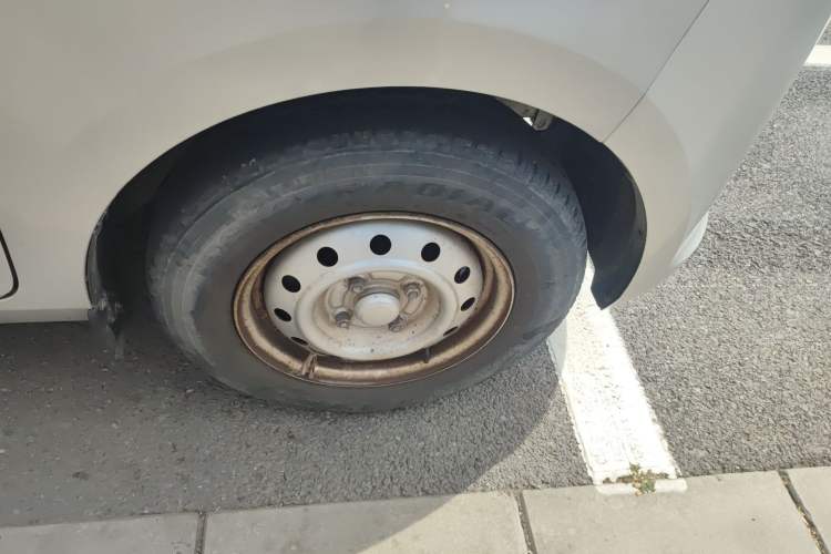 Used Wuling Rongguang V 2018 1.2L Practical Model Right Front Wheel Hub