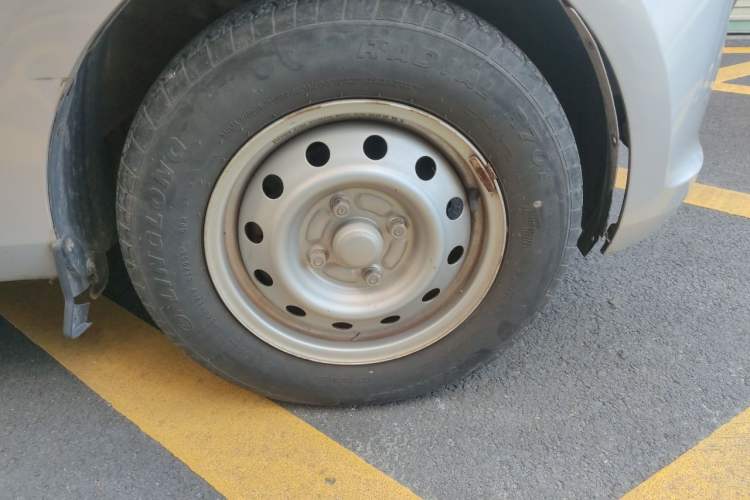 Used Wuling Rongguang V  Right Front Wheel Hub