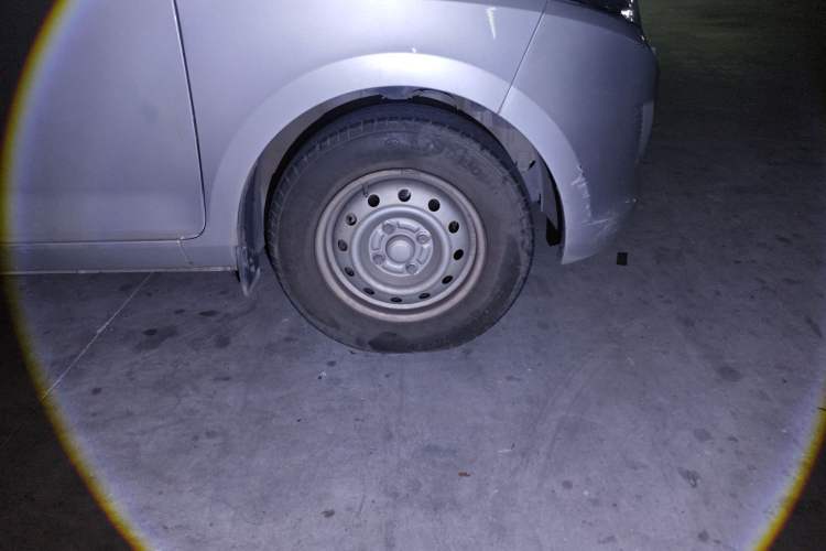 Used Wuling Rongguang V 2018 1.2L Practical Model Right Front Wheel Hub