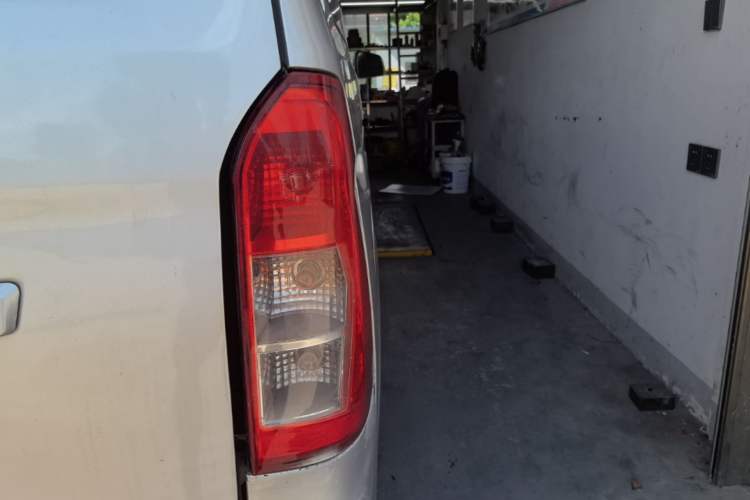 Used Wuling Rongguang V 2018 1.5L Standard Version Right Rear Taillight