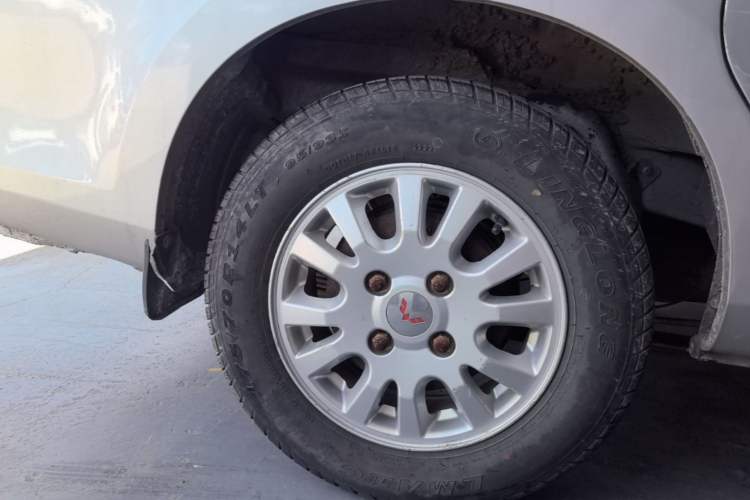 Used Wuling Rongguang V 2018 1.5L Standard Version Right Rear Wheel Hub