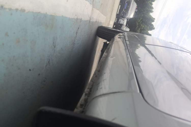 Used Wuling Rongguang V 2018 1.5L Practical Version Right Side Sill