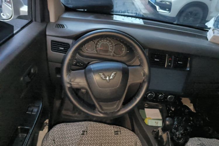 Used Wuling Rongguang V 2018 1.2L Standard Model Steering Wheel