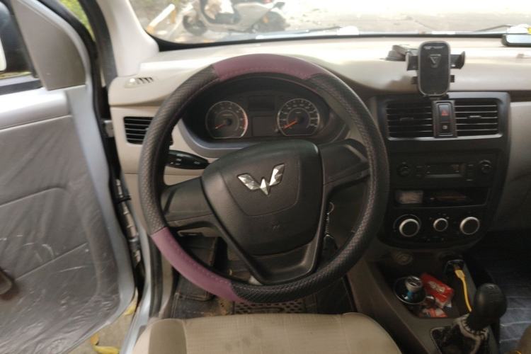 Used Wuling Rongguang V 2018 1.5L Practical Version Steering Wheel