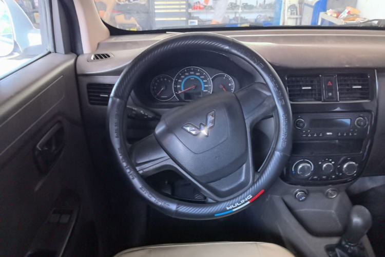 Used Wuling Rongguang V 2018 1.5L Standard Version Steering Wheel
