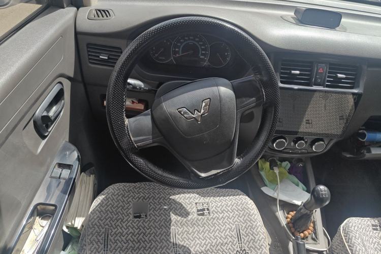 Used Wuling Rongguang V 2018 1.5L Standard Version Steering Wheel