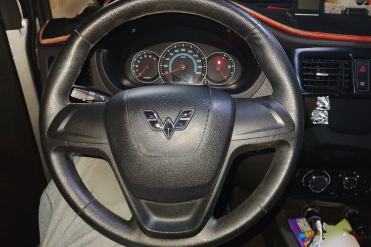 Used Wuling Rongguang V 2018 1.5L Standard Version Steering Wheel