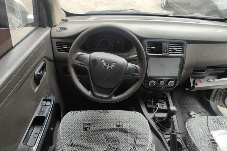Used Wuling Rongguang V 2018 1.5L Standard Version Steering Wheel