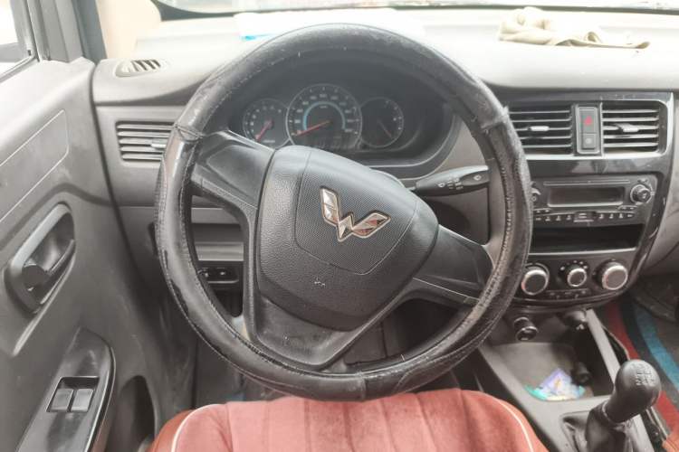 Used Wuling Rongguang V 2018 1.5L Standard Version Steering Wheel