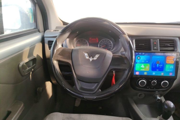 Used Wuling Rongguang V 2018 1.5L Practical Version Steering Wheel