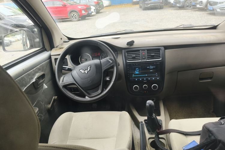 Used Wuling Rongguang V 2018 1.5L Practical Version Steering Wheel