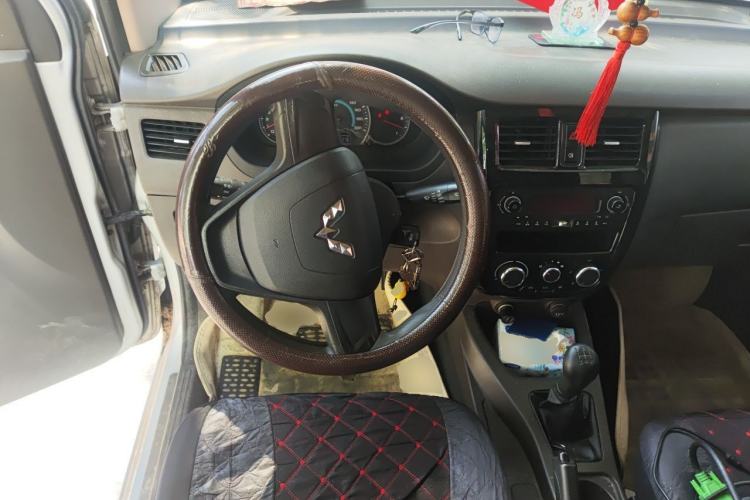Used Wuling Rongguang V 2018 1.5L Standard Version Steering Wheel