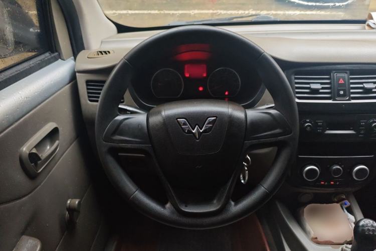 Used Wuling Rongguang V 2018 1.5L Practical Version Steering Wheel