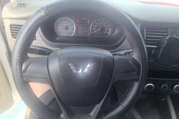 Used Wuling Rongguang V 2018 1.5L Practical Version Steering Wheel