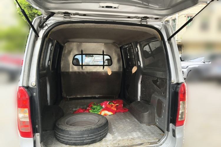 Used Wuling Rongguang V 2018 1.5L Practical Version Trunk