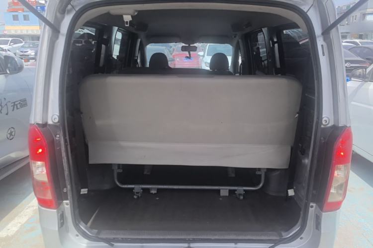 Used Wuling Rongguang V 2018 1.5L Practical Version Trunk