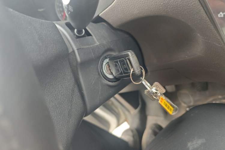 Used Wuling Rongguang V 2018 1.5L Standard Version Vehicle Key
