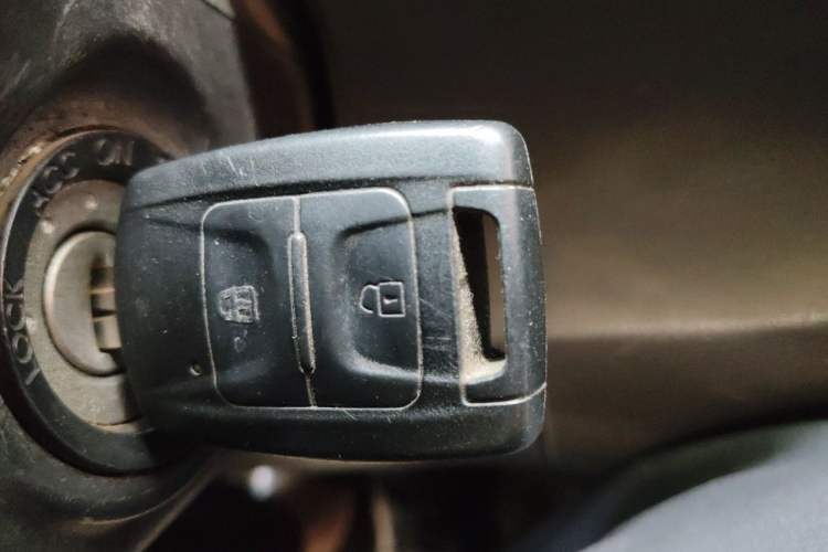 Used Wuling Rongguang V 2018 1.5L Practical Version Vehicle Key