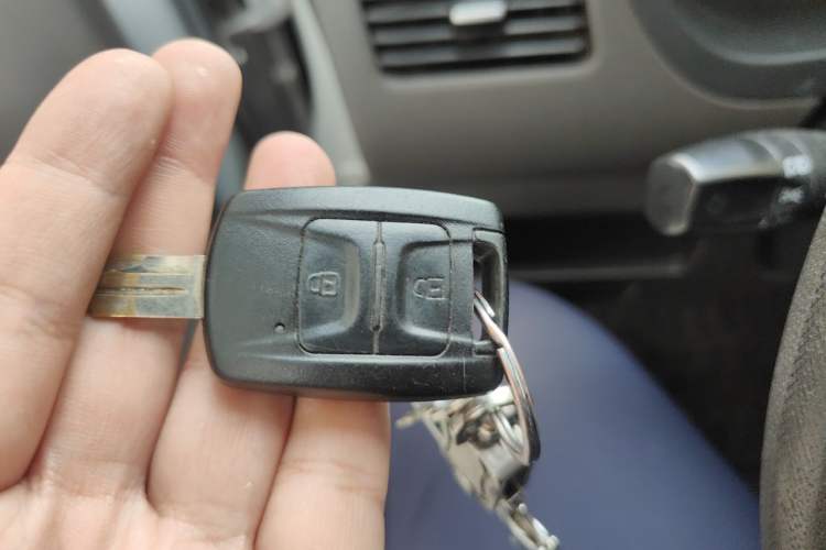 Used Wuling Rongguang V 2018 1.5L Standard Version Vehicle Key