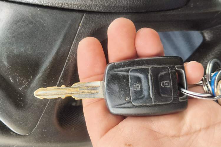 Used Wuling Rongguang V 2018 1.5L Standard Version Vehicle Key