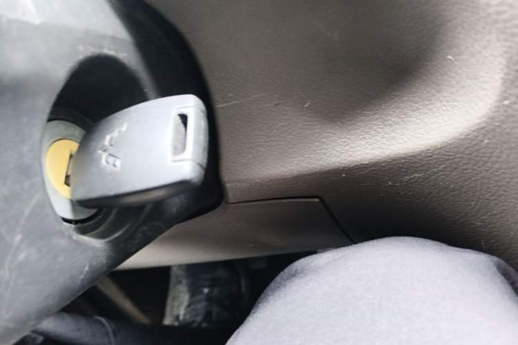 Used Wuling Rongguang V 2018 1.5L Practical Version Vehicle Key