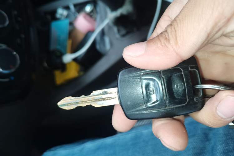 Used Wuling Rongguang V 2018 1.5L Standard Version Vehicle Key