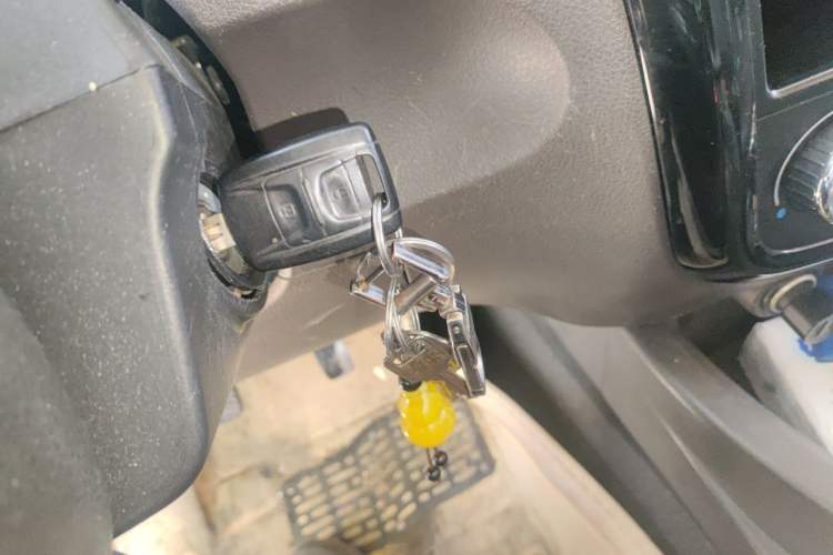 Used Wuling Rongguang V 2018 1.5L Standard Version Vehicle Key
