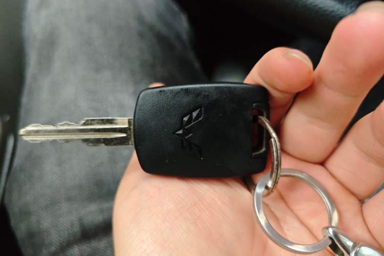 Used Wuling Rongguang V 2018 1.5L Practical Version Vehicle Key