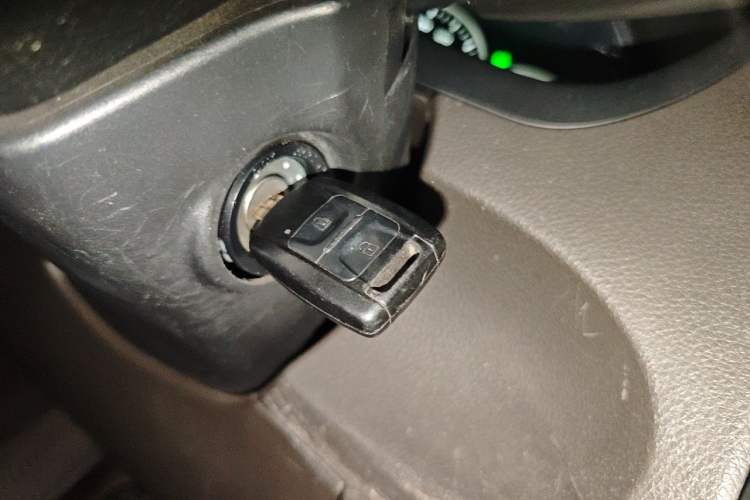 Used Wuling Rongguang V 2018 1.5L Standard Version Vehicle Key