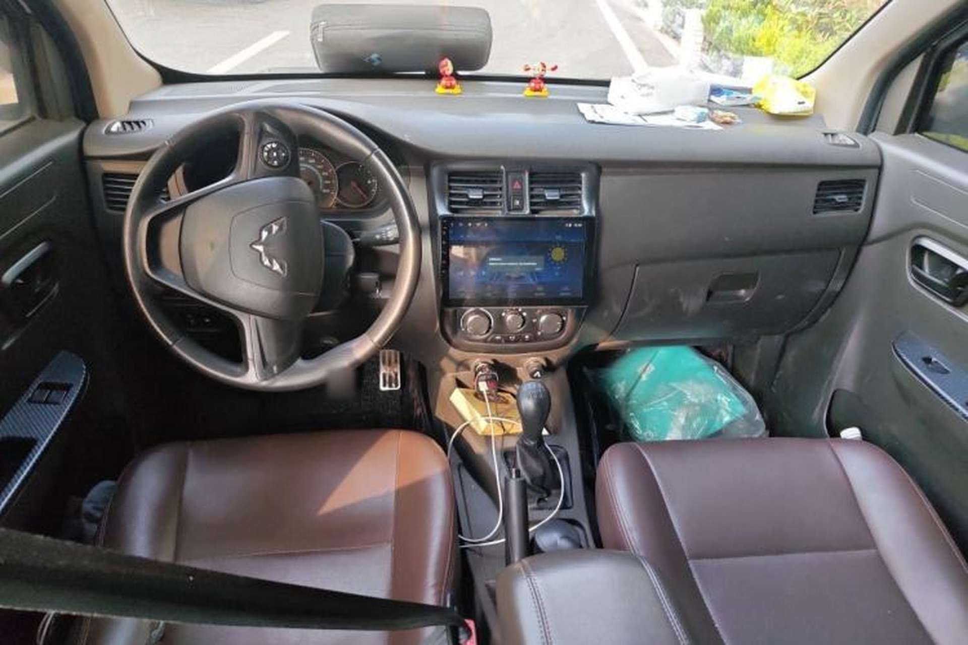 Used Wuling Rongguang V 2018 1.5L Standard Version Center Console