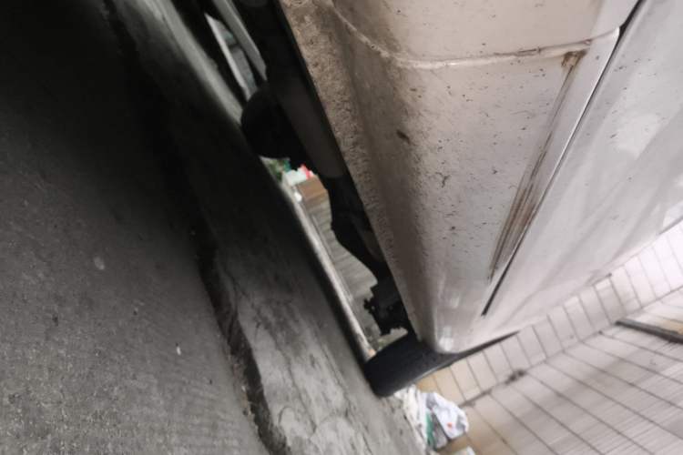 Used Wuling Rongguang V 2018 1.5L Practical Version Chassis Front Left