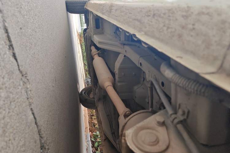 Used Wuling Rongguang V 2018 1.5L Practical Version Chassis Rear Left
