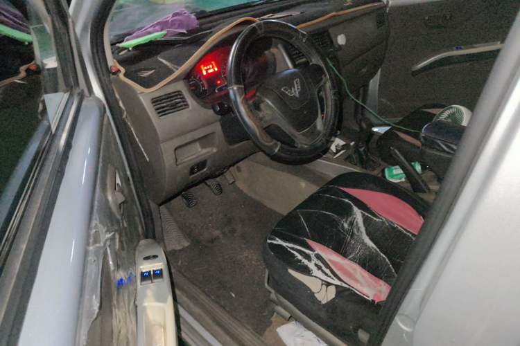 Used Wuling Rongguang V 2018 1.5L Practical Version Driver Seat
