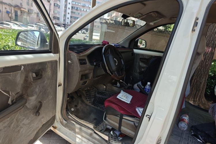 Used Wuling Rongguang V 2018 1.5L Practical Version Driver Seat