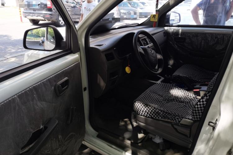 Used Wuling Rongguang V 2018 1.5L Practical Version Driver Seat