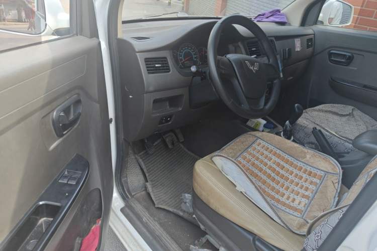 Used Wuling Rongguang V 2018 1.5L Standard Version Driver Seat