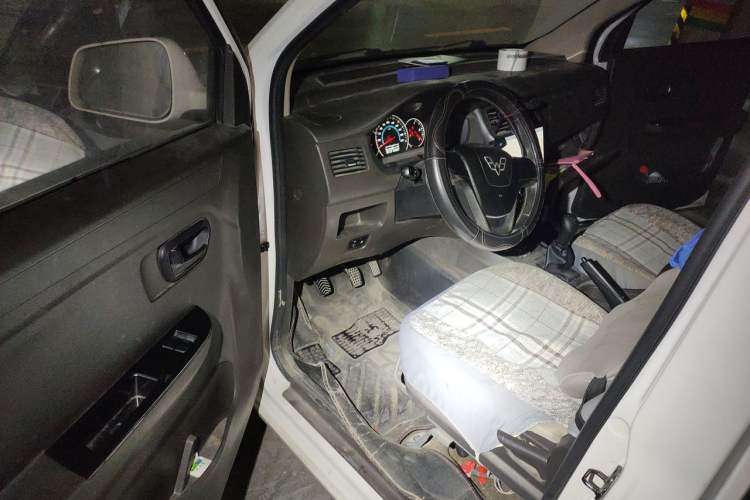 Used Wuling Rongguang V 2018 1.5L Standard Version Driver Seat