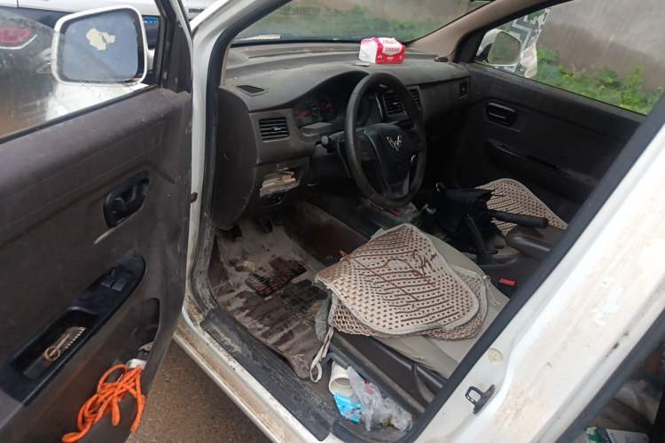 Used Wuling Rongguang V 2018 1.5L Standard Version Driver Seat