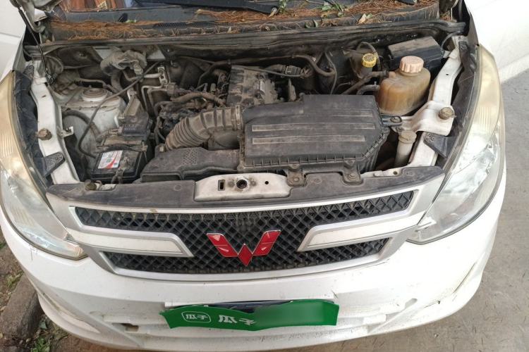 Used Wuling Rongguang V 2018 1.5L Practical Version Engine Bay