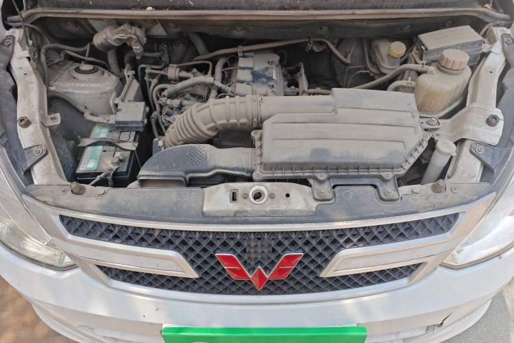 Used Wuling Rongguang V 2018 1.5L Practical Version Engine Bay