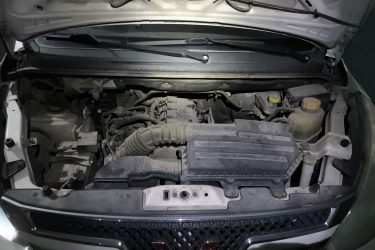 Used Wuling Rongguang V 2018 1.5L Standard Version Engine Bay